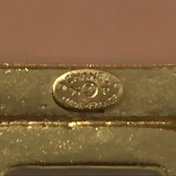 Chanel Vintage 1996 Gripoix Glass Brooch - Picture 10 of 15